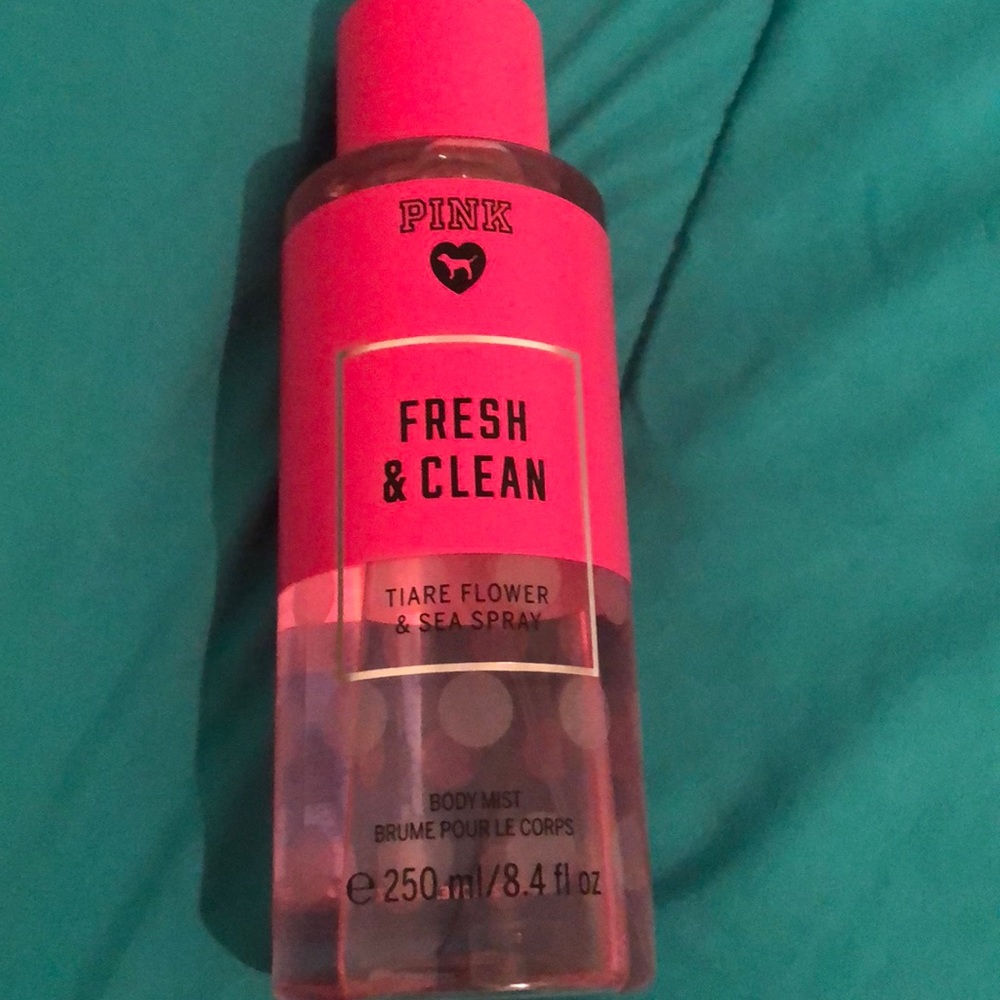 VS body mist “Fresh & Clean” scent
